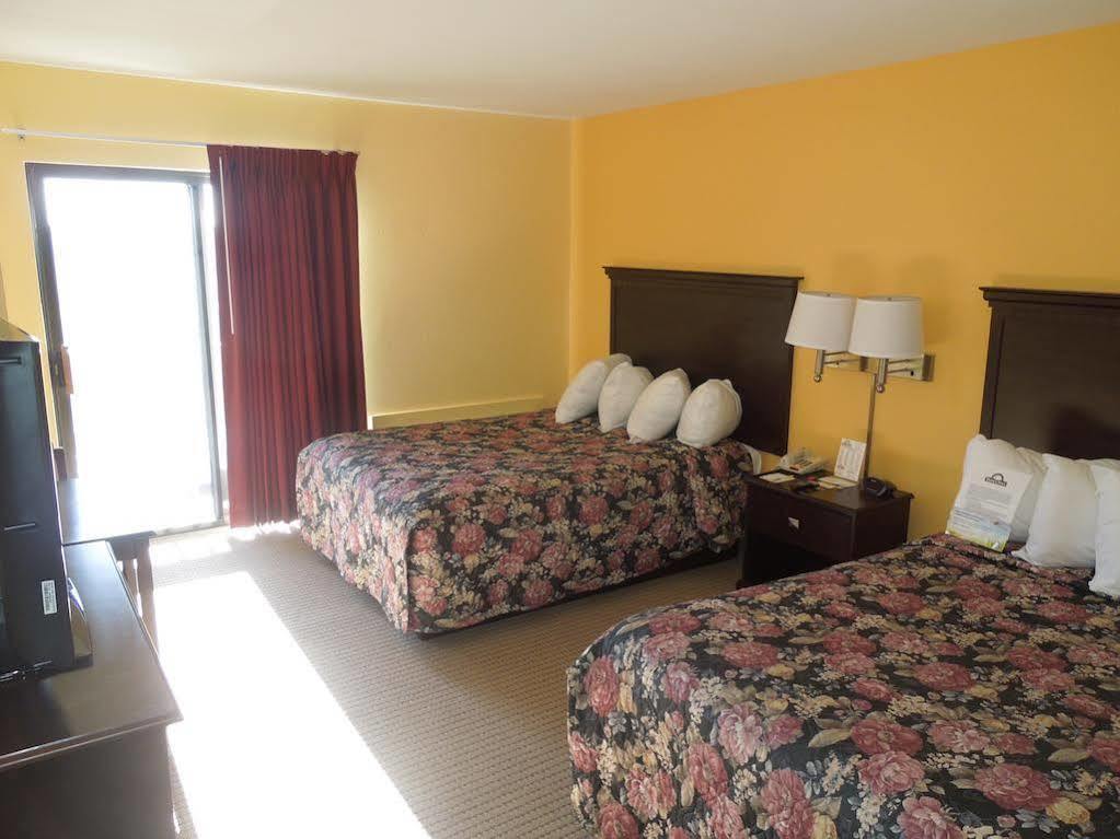 Days Inn by Wyndham Colchester Burlington Exterior foto
